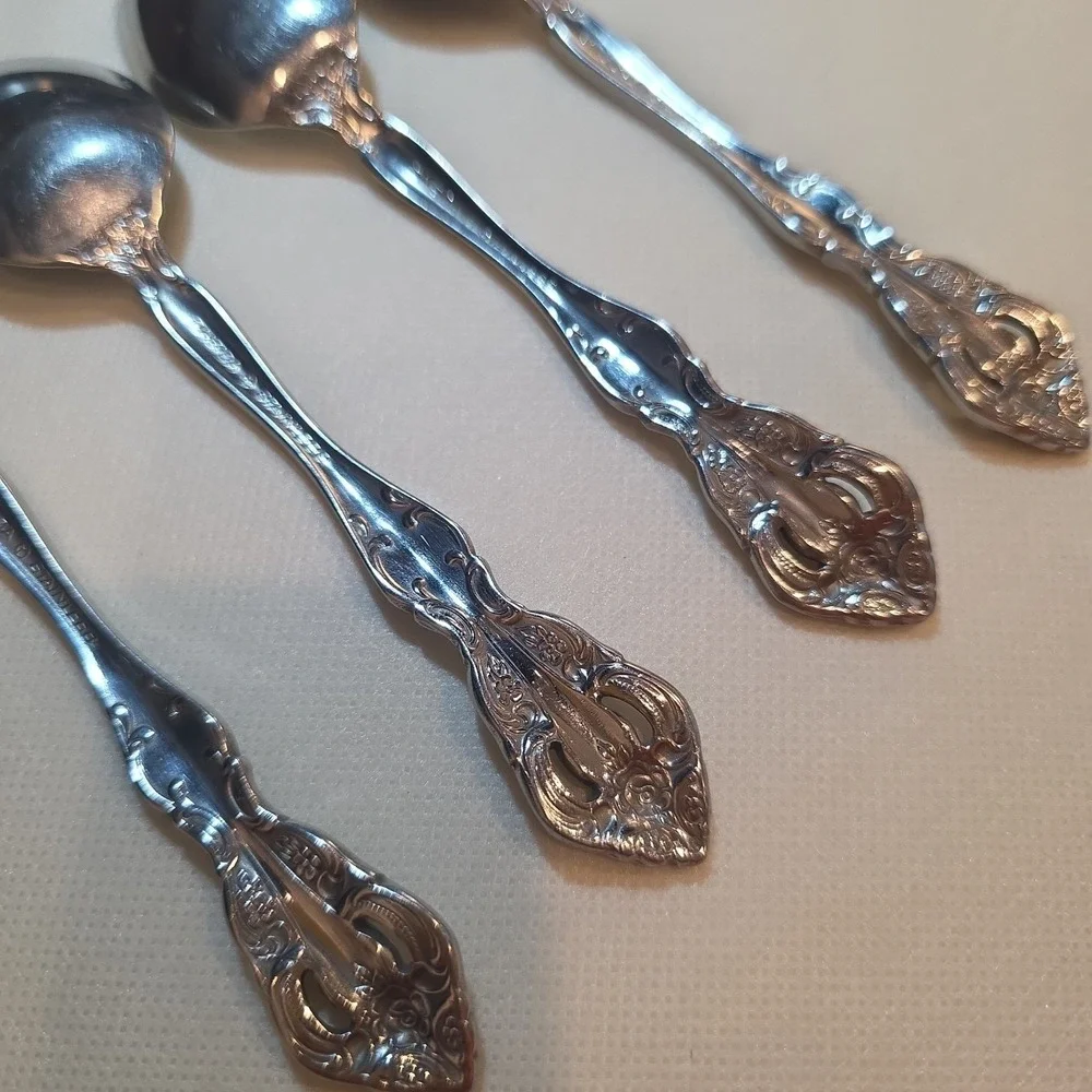 Vintage Oneida Michelangelo Stainless Steel Dessert Spoon Set Of 4